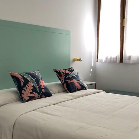 Suites Casa Luben Леон Екстериор снимка
