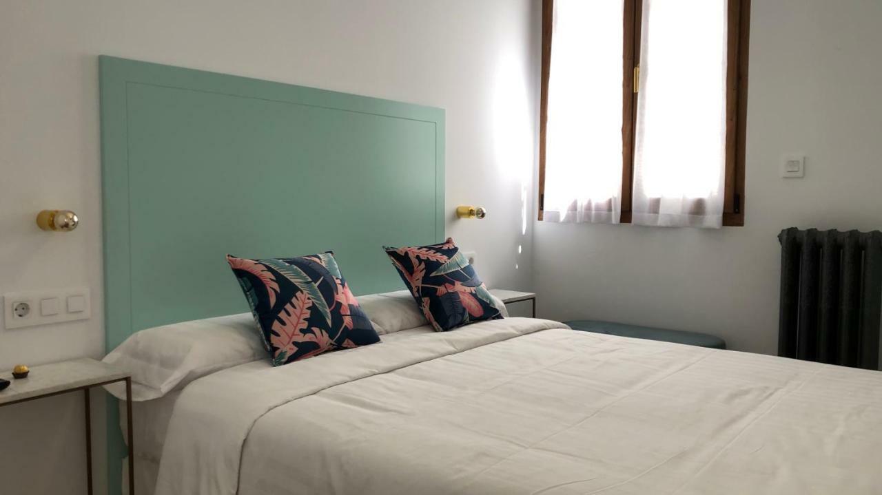 Suites Casa Luben Леон Екстериор снимка